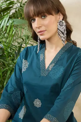 Women Floral Printed Regular Thread Work Pure Cotton Kurta with Trousers