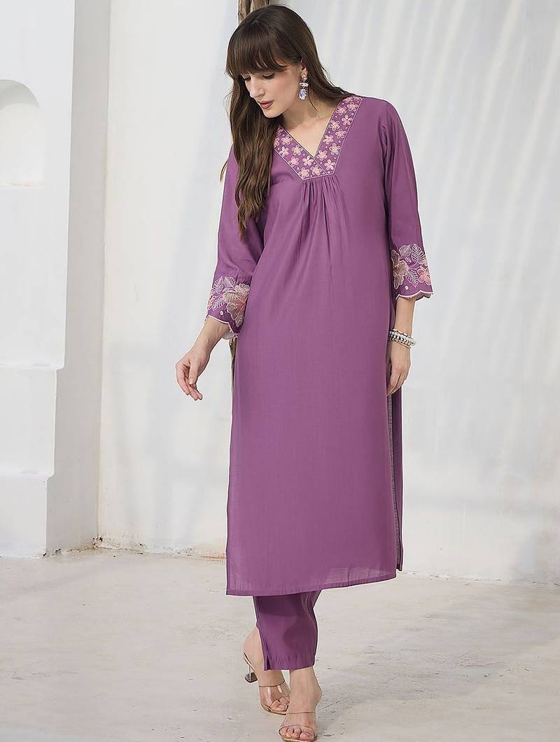 Floral Embroidered Thread Work Straight Kurta With Trousers