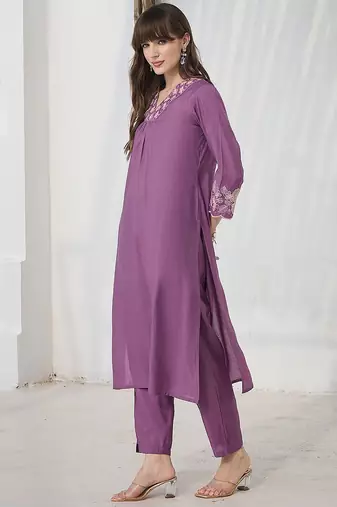 Floral Embroidered Thread Work Straight Kurta With Trousers