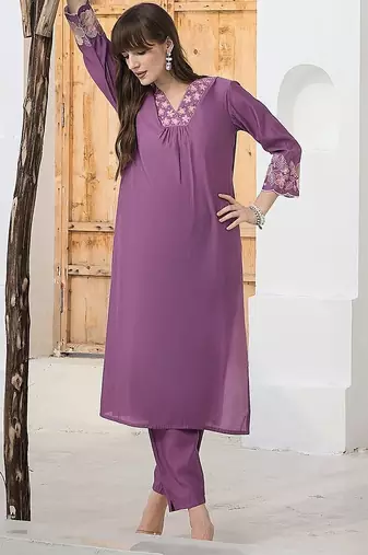 Floral Embroidered Thread Work Straight Kurta With Trousers