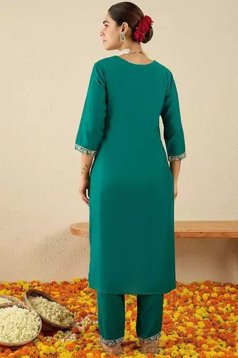 Women Ethnic Motifs Embroidered V-Neck Regular Sequinned Kurta with Trousers