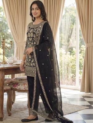 Women Floral Embroidered Panelled Sequinned Kurta with Trousers & With Dupatta 4