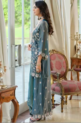 Women Ethnic Motifs Embroidered Regular Thread Work Kurta with Palazzos & With Dupatta