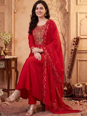 Women Ethnic Motifs Embroidered Regular Thread Work Kurta with Trousers & With Dupatta 4