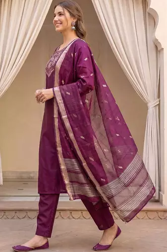 Women Paisley Embroidered Regular Kurta with Trousers & With Dupatta