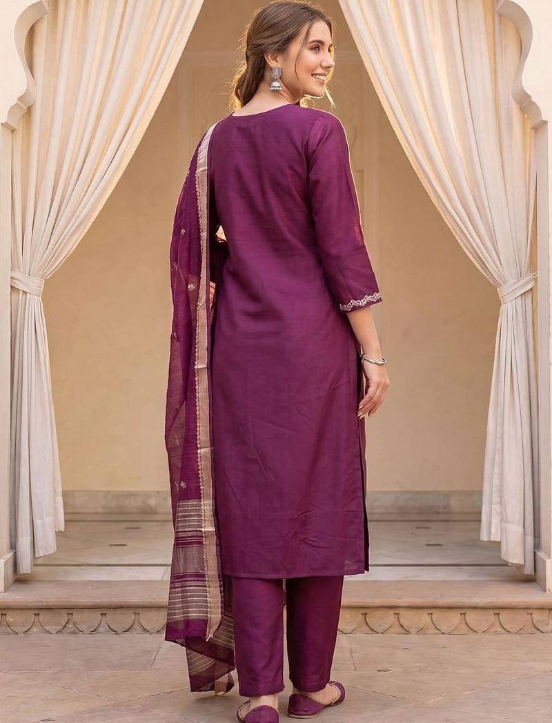 Women Paisley Embroidered Regular Kurta with Trousers & With Dupatta