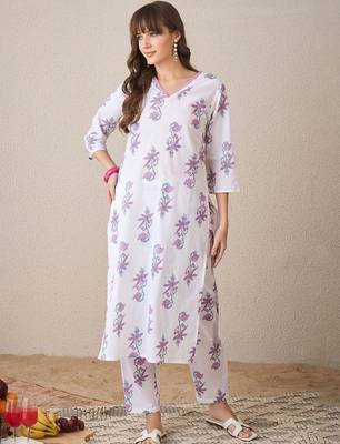 Women Floral Printed Regular Pure Cotton Kurta with Trousers 1