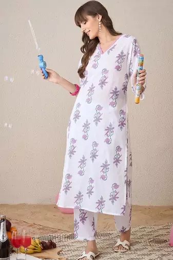 Women Floral Printed Regular Pure Cotton Kurta with Trousers