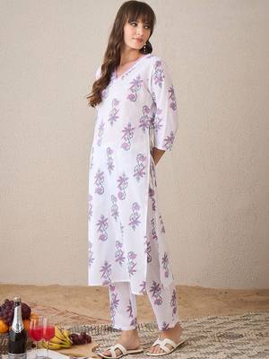 Women Floral Printed Regular Pure Cotton Kurta with Trousers 5