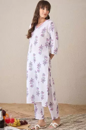 Women Floral Printed Regular Pure Cotton Kurta with Trousers