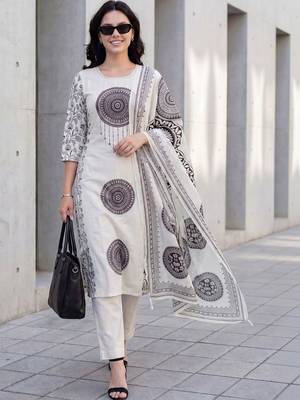 Women Ethnic Motifs Printed Regular Pure Cotton Kurta with Trousers & With Dupatta 1