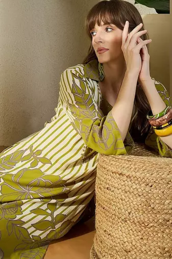 Women Floral Printed Regular Beads and Stones Kurta with Palazzos