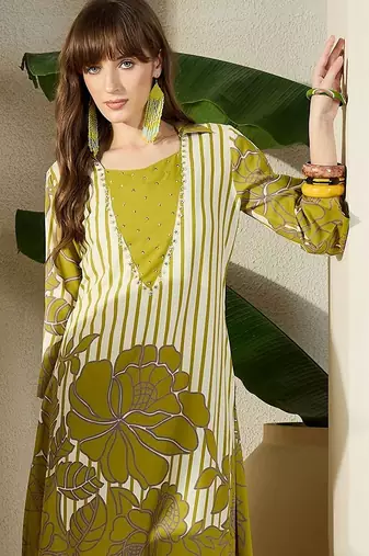 Women Floral Printed Regular Beads and Stones Kurta with Palazzos