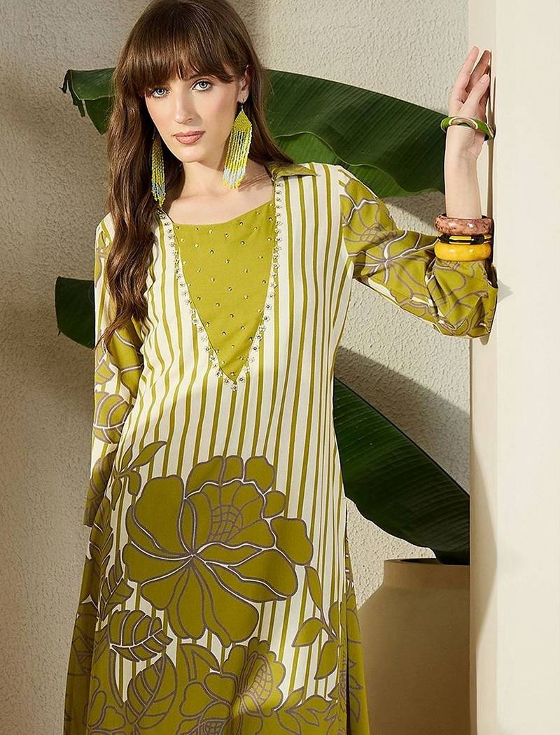 Women Floral Printed Regular Beads and Stones Kurta with Palazzos