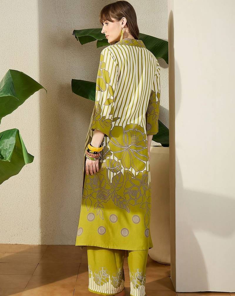 Women Floral Printed Regular Beads and Stones Kurta with Palazzos