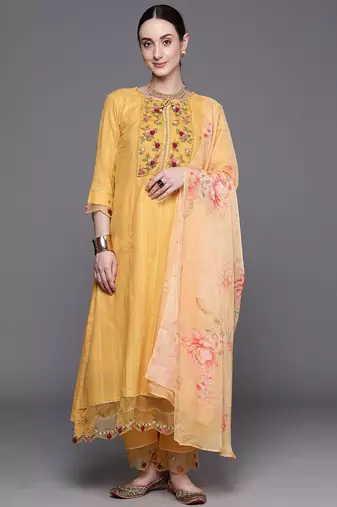 Floral Embroidered Regular Thread Work Pure Cotton Kurta With Trousers & Dupatta
