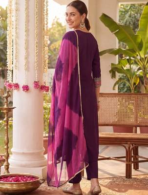 Women Ethnic Motifs Embroidered Regular Thread Work Kurta with Trousers & With Dupatta 4