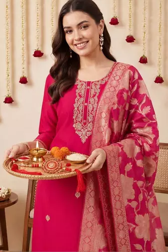 Women Ethnic Motifs Embroidered Regular Thread Work Kurta with Trousers & With Dupatta
