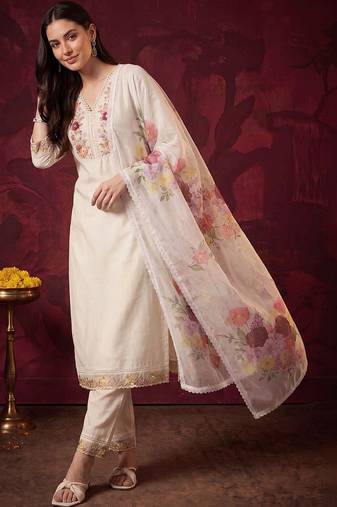 Women Floral Embroidered Regular Thread Work Kurta with Trousers & With Dupatta