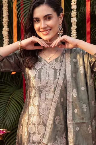 Women Ethnic Motifs Regular Kurta with Trousers & With Dupatta