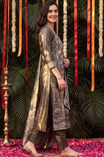 Women Ethnic Motifs Regular Kurta with Trousers & With Dupatta
