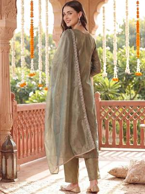 Women Ethnic Motifs Embroidered Regular Thread Work Liva Kurta with Trousers & With Dupatta 4