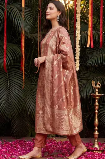 Women Ethnic Motifs Regular Kurta with Trousers & With Dupatta