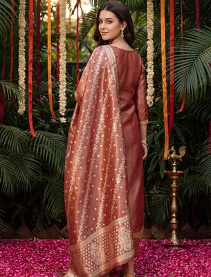 Women Ethnic Motifs Regular Kurta with Trousers & With Dupatta 4