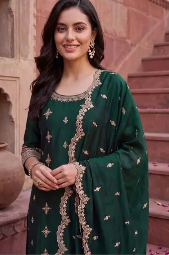 Women Ethnic Motifs Embroidered Regular Kurta with Trousers & With Dupatta