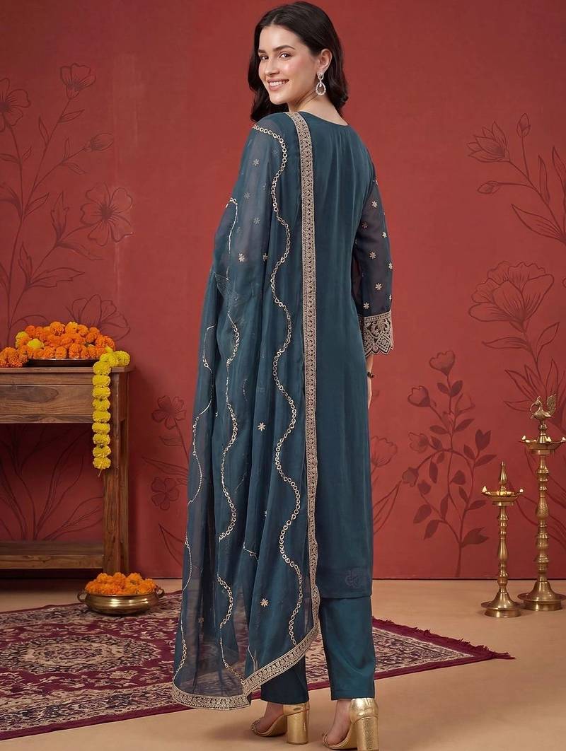 Women Ethnic Motifs Embroidered Regular Thread Work Kurta with Trousers & With Dupatta