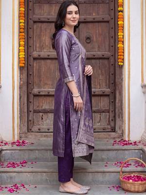 Women Ethnic Motifs Regular Kurta with Trousers & With Dupatta 3