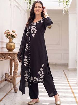 Women Floral Embroidered Regular Sequinned Kurta with Trousers & With Dupatta 1