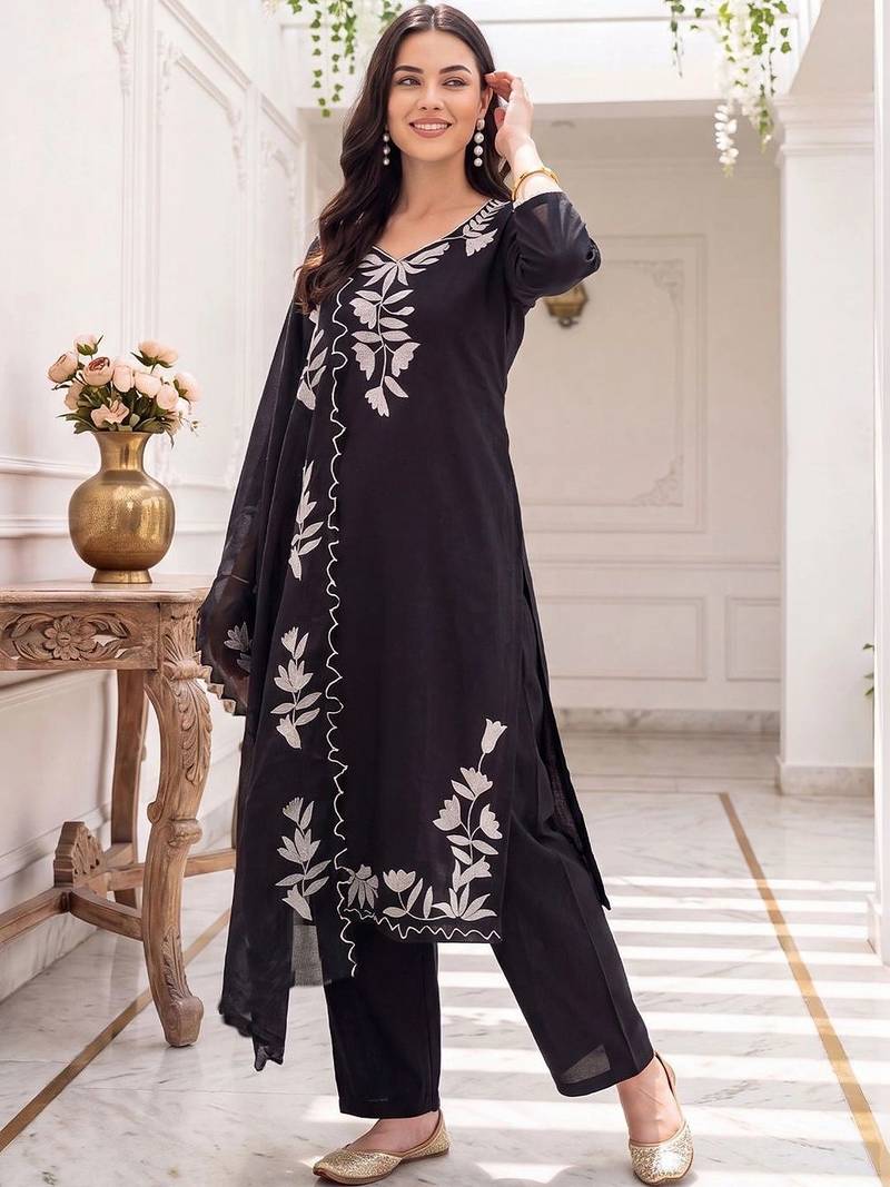 Women Floral Embroidered Regular Sequinned Kurta with Trousers & With Dupatta