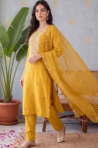 Women Ethnic Motifs Embroidered Regular Thread Work Kurta with Trousers & With Dupatta