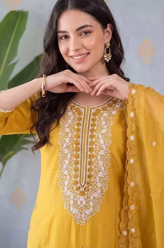 Women Ethnic Motifs Embroidered Regular Thread Work Kurta with Trousers & With Dupatta