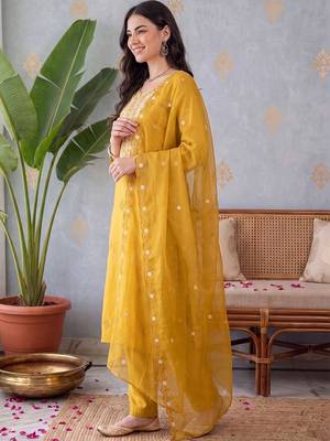 Women Ethnic Motifs Embroidered Regular Thread Work Kurta with Trousers & With Dupatta 3