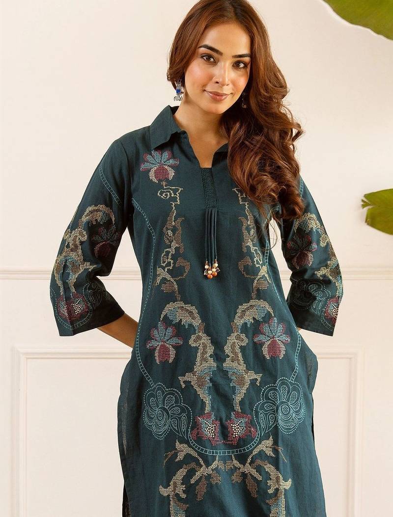 Women Ethnic Motifs Embroidered Regular Thread Work Kurta with Trousers