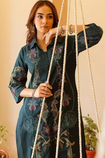 Women Ethnic Motifs Embroidered Regular Thread Work Kurta with Trousers