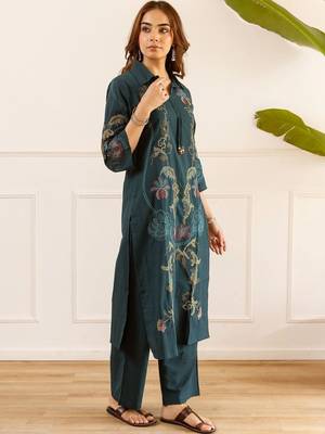 Women Ethnic Motifs Embroidered Regular Thread Work Kurta with Trousers 6
