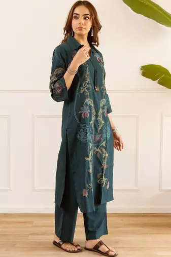 Women Ethnic Motifs Embroidered Regular Thread Work Kurta with Trousers