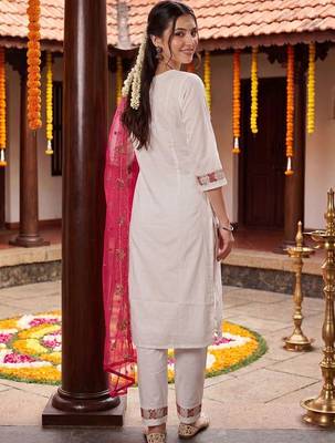 Women Floral Embroidered Regular Thread Work Kurta with Trousers & With Dupatta 4