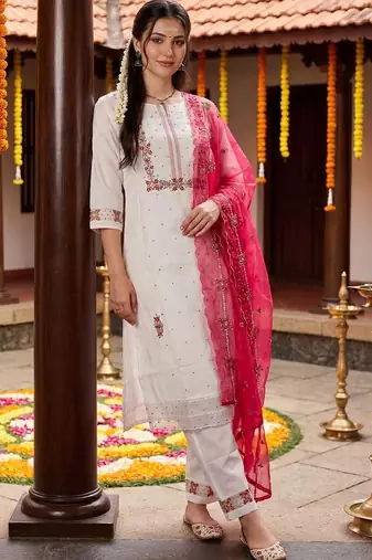 Women Floral Embroidered Regular Thread Work Kurta with Trousers & With Dupatta