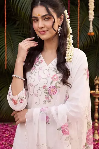 Women Floral Embroidered Regular Thread Work Kurta with Trousers & With Dupatta