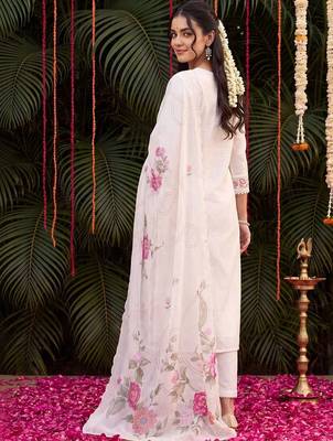 Women Floral Embroidered Regular Thread Work Kurta with Trousers & With Dupatta 4