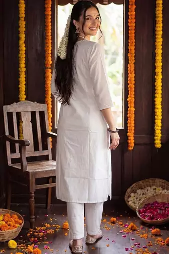 Women Floral Embroidered Regular Thread Work Pure Cotton Kurta with Trousers