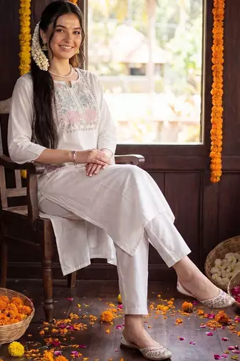 Women Floral Embroidered Regular Thread Work Pure Cotton Kurta with Trousers