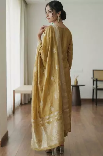 Women Regular Kurta with Trousers & With Dupatta