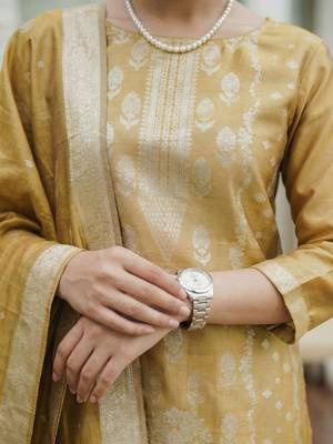 Women Regular Kurta with Trousers & With Dupatta 6