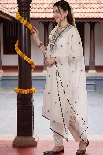 Women Ethnic Motifs Embroidered Regular Thread Work Kurta with Trousers & With Dupatta