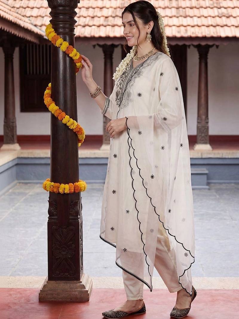 Women Ethnic Motifs Embroidered Regular Thread Work Kurta with Trousers & With Dupatta